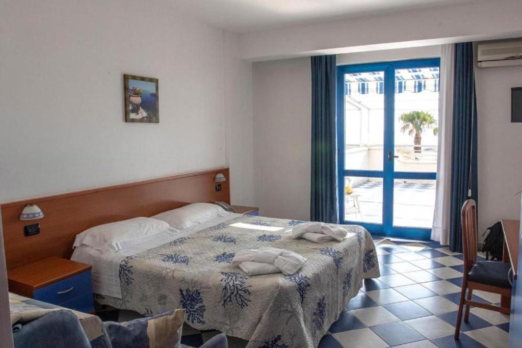 Quadruple Room Sea View,1756536544:JPEG